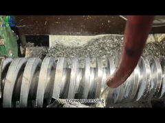 Procesamiento de tornillos y barriles cónicos
