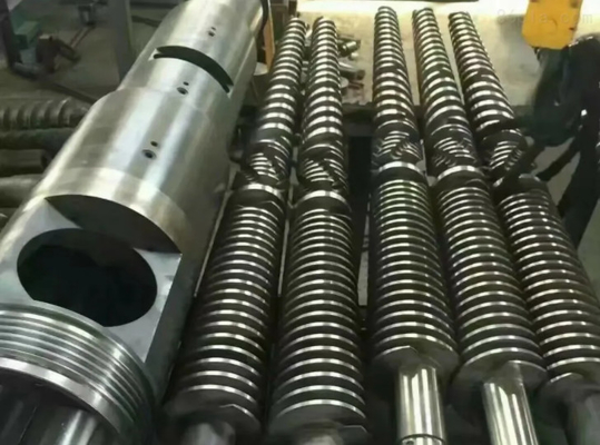 51/105 55/113 65/132 80/156 92/188 tornillo y barril Nitrided del extrusor