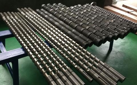 Rocíe el solos tornillo y barril de soldadura del extrusor para la protuberancia del PVC