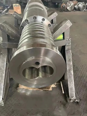 51/105 65/132 80/156 barril gemelo cónico bimetálico del tornillo para el extrusor del PVC