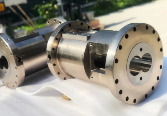 Elementos de tornillo y sección de barril para extrusión de tornillo gemelo paralelo