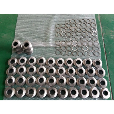 Barril gemelo paralelo del tornillo para inflar los tornillos dobles de la rotación del Co del extrusor de la comida