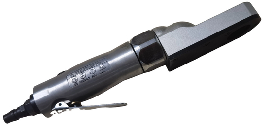 Un lado del penumático de la punta de la cómoda utilizando aire comprimido para rectificar las puntas de electrodos