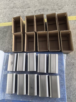 Revestimiento de barril de tornillo bimetálico resistente al desgaste para la máquina de moldeo por inyección Extrusor de plástico