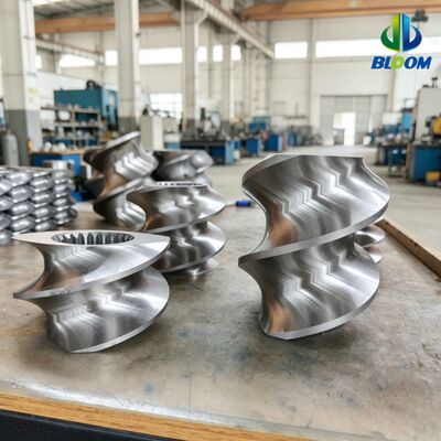 Elementos de tornillo de extrusores de tornillo gemelos resistentes al desgaste y la corrosión con mecanizado CNC de precisión y dureza HRC 58-62