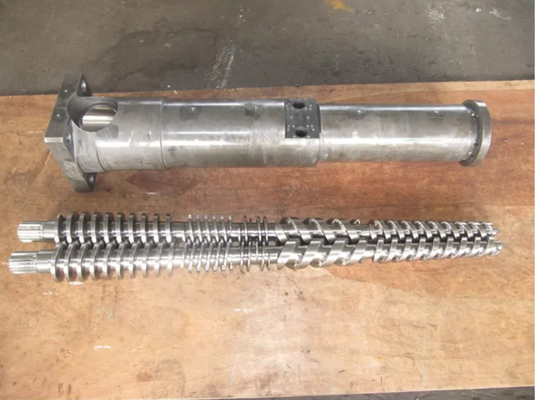 Aleación bimetálica del barril gemelo cónico del tornillo para la protuberancia del tubo